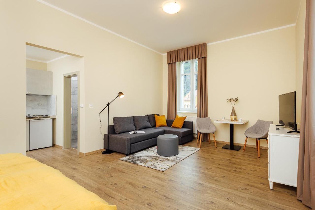 Trenčianske Teplice Apartmanovy Dom Grand - Contactless Check In מראה חיצוני תמונה