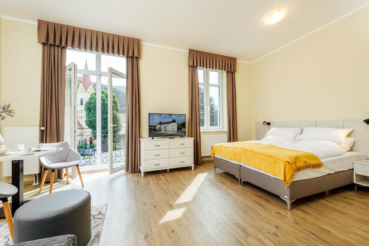 Trenčianske Teplice Apartmanovy Dom Grand - Contactless Check In מראה חיצוני תמונה